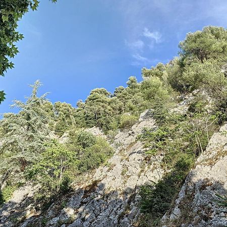 T2 Robion Luberon Apartment Bagian luar foto